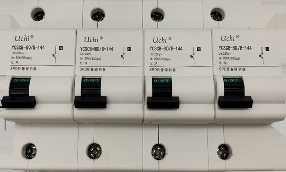 80KA el disyuntor UL94-V0 230AC de la oleada de la corriente derivada