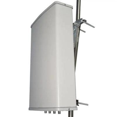 Antenna de comunicación de la torre del panel del sector de la estación base