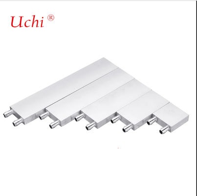 Un sistema de radiador de enfriador de agua líquida con una cabeza de absorción de calor de plata