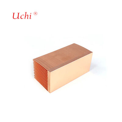 El fregadero es de cobre de espesor de aleta