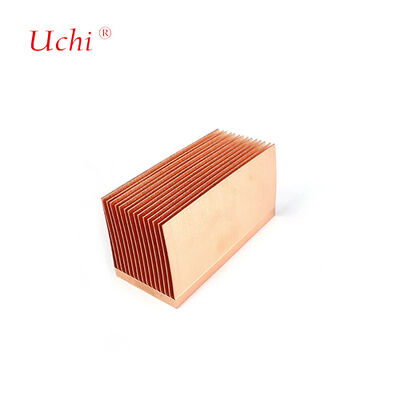 El fregadero es de cobre de espesor de aleta