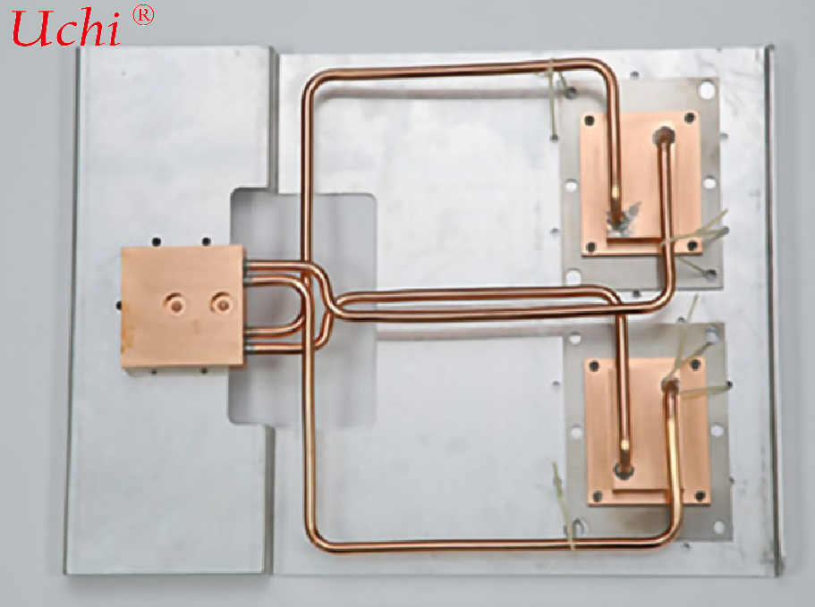 Placa de enfriamiento de líquido planar sin ranuras con sustrato plano liso y compatibilidad con adhesivos térmicos para la gestión del calor